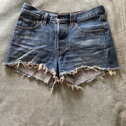 Women’s Levi Jean Shorts 