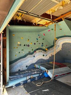 Free Climbing Wall