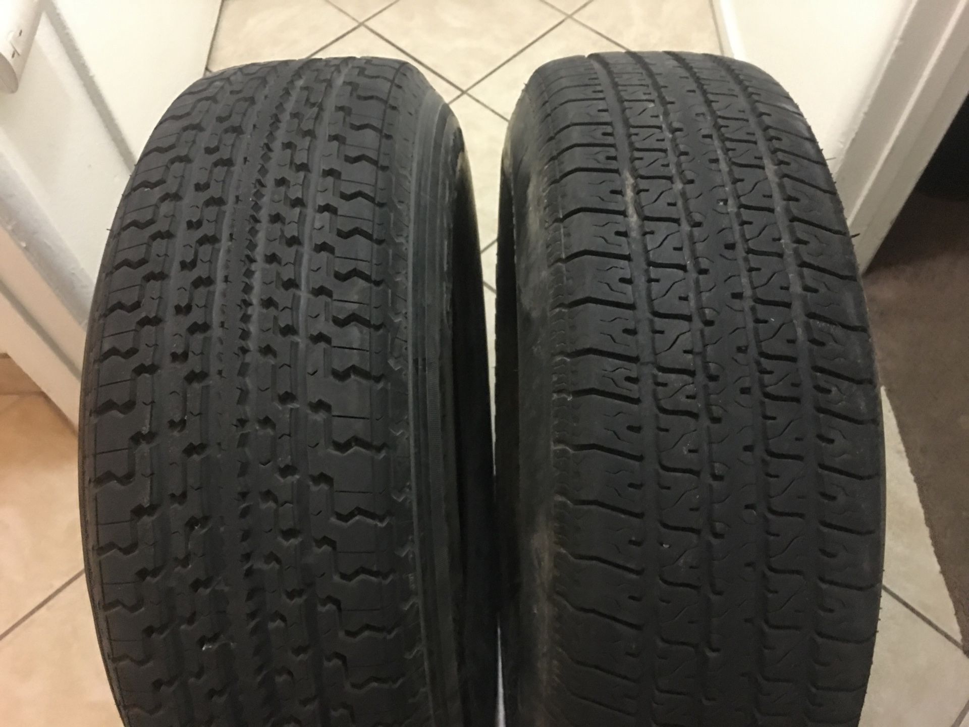 2 used trailer tires ST225-75-15