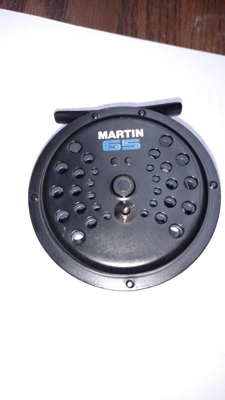 FLY FISHING REEL