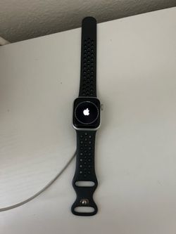 Apple Watch (series 8) M/L