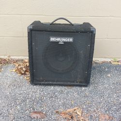 Behringer K450FX 45-Watt PA System / Keyboard Amplifier One Of Turning Nops Missing & 1 Of The Sound Buttons Missing  No Power Cord 