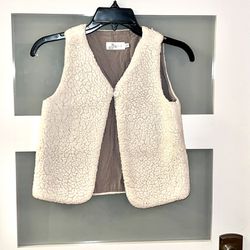EPK girl's cream faux fur vest size 8