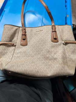 Michael Kors Signature Tote Bag