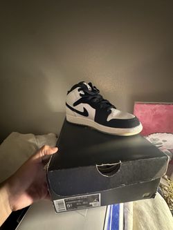 Nike Air Jordan 1 Mid SE Shoes