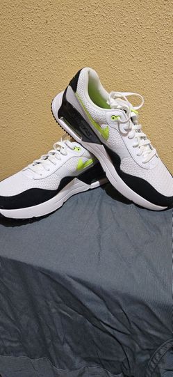 Men's New Nike Shoes. NEW.  size 11
