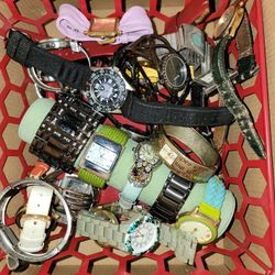 35 Watches Need Batteries 