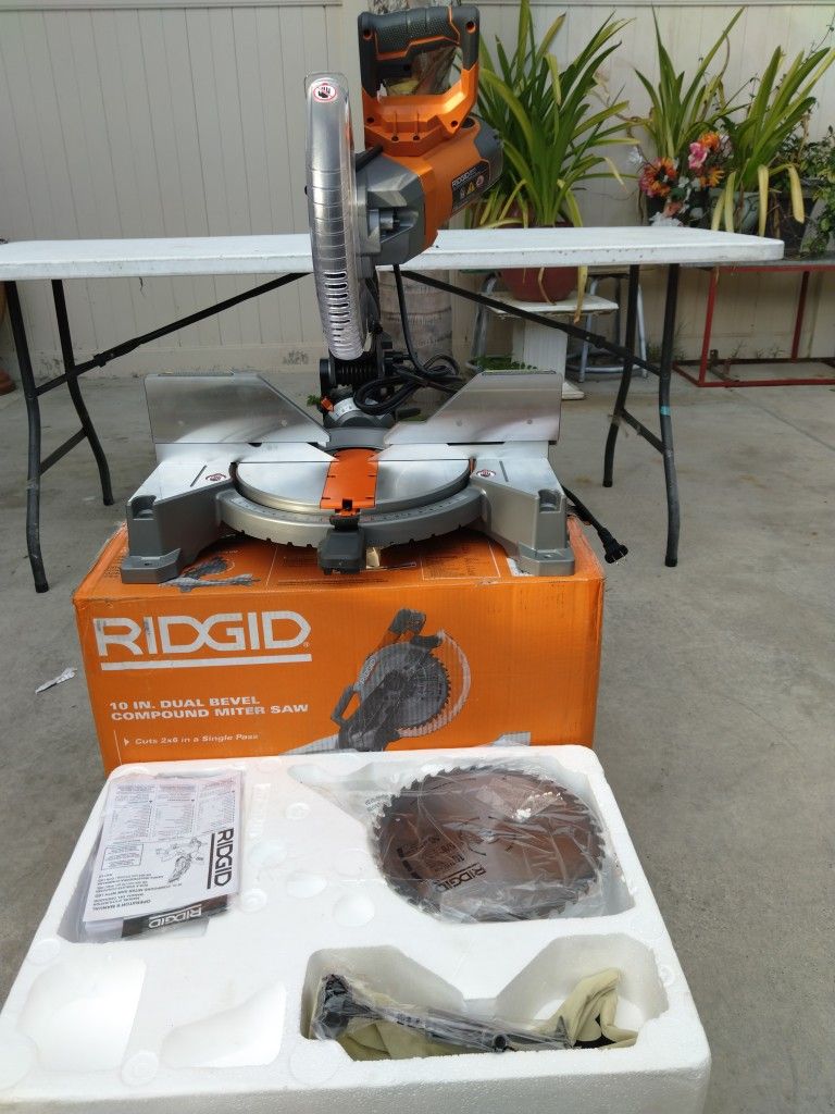 RIDGID 10 In Miter Saw 