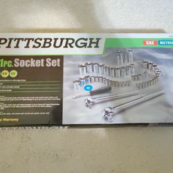 PITTSBURGH 51pc Socket Set (SAE/METRIC) - NEW/OPEN BOX - Missing a Few