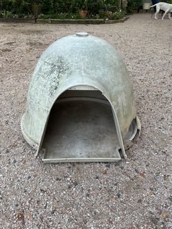 Dogloo igloo dog house