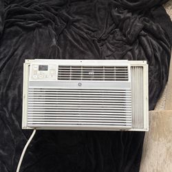 GE air conditioner 8000 BTU with remote