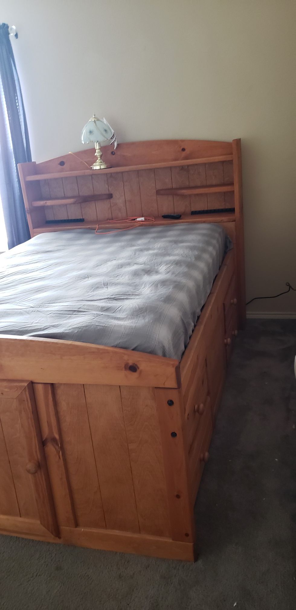 Full size bed w/storage