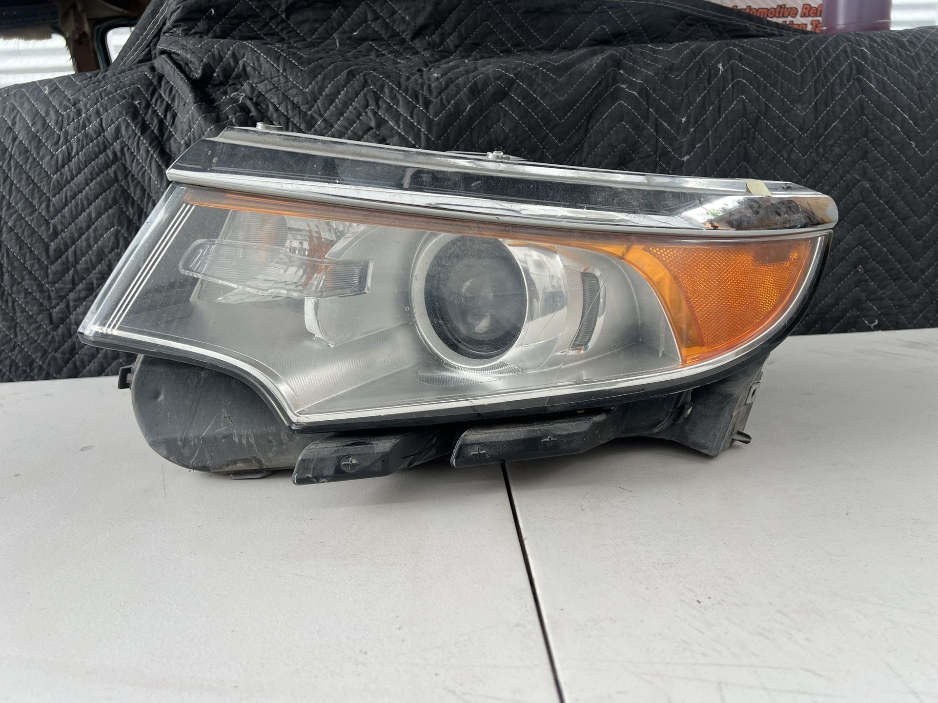 Ford Edge 2013 Left Side Headlight Original