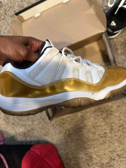 Jordan 11s Gold Size 5.5Y