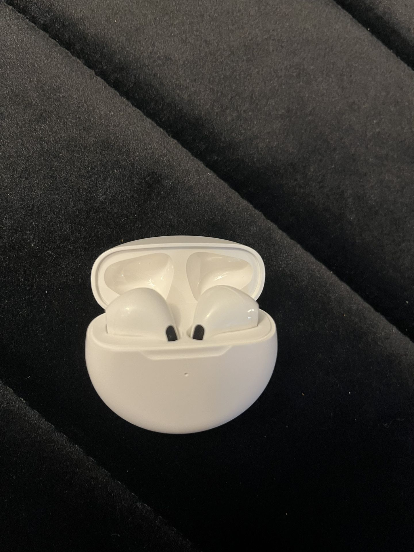 White Pods Pro 6