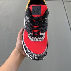 W Air Max 90 Se Size 9.5 $55  Brand New 