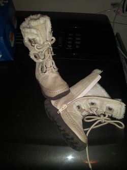 Toddler size 5 Nine West snow boots