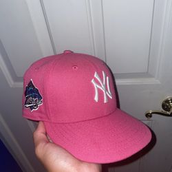 Yankees 1999 World Series Hot Pink Fitted hat size 7 Used