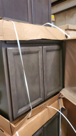 33" Bathroom Vanity (NEW)