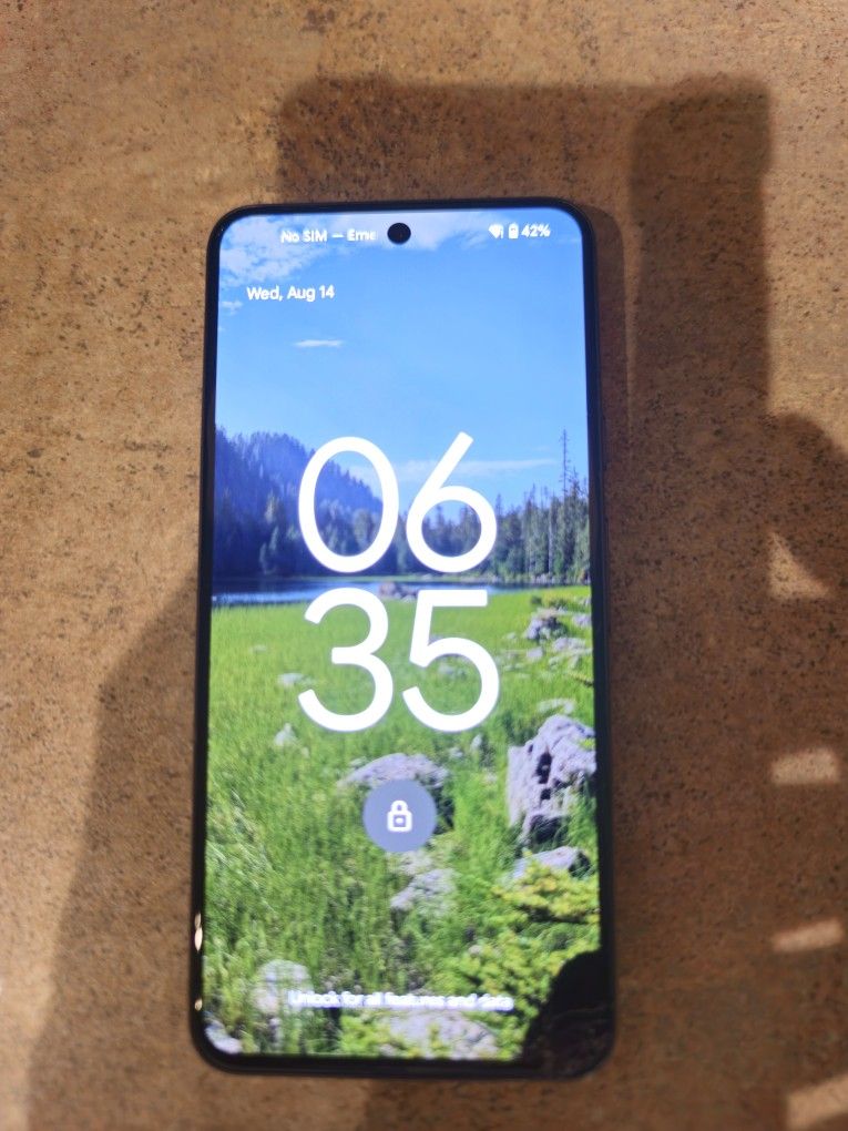 Google Pixel 8 256GB Cracked Screen