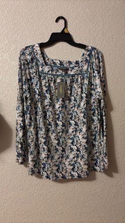 Women’s  Size Medium