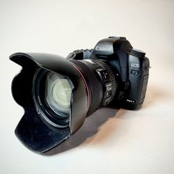 Canon 5D MK II with 24-105 mm Lens