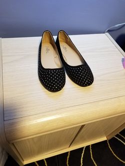 Flat shoes