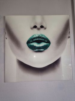 Glass Wall Art Print – Lips Portrait