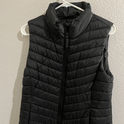 Old Navy active black puffer vest