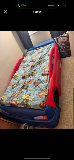 Race car bed /twin mattress