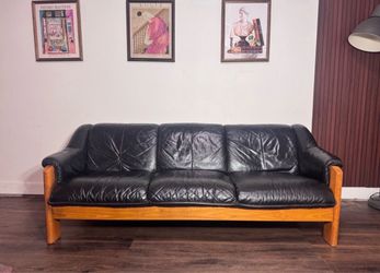 Vintage Ekornes Norway Black Leather Sofa - Free Delivery
