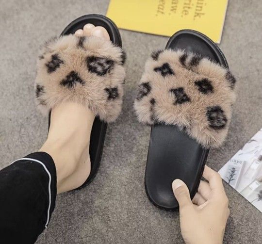 Designer Slides Brand New Size 7 Women's 