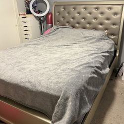 Queen Bed