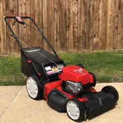TROY BILT TB230 190 cc 21 in Self propelled Gas Lawn Mower with Briggs Stratton Engine for Sale in Rockwall TX OfferUp