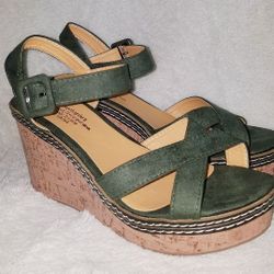 Women's 7.5 Army Green  Open Toe Buckle Strap Wedge Sandals