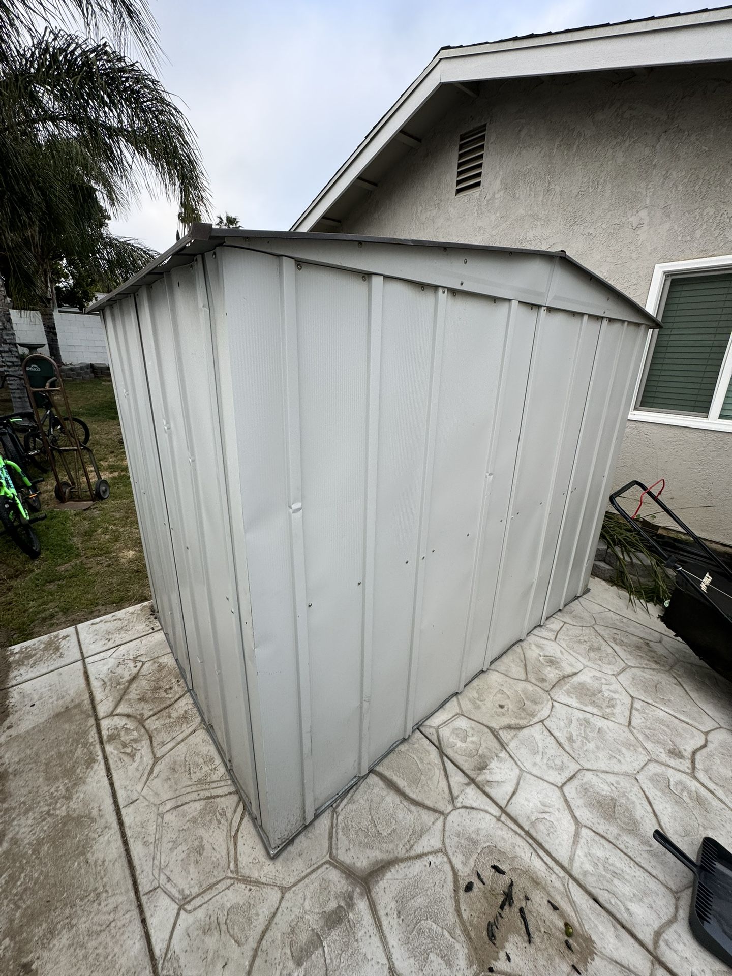 Metal Shed 350 