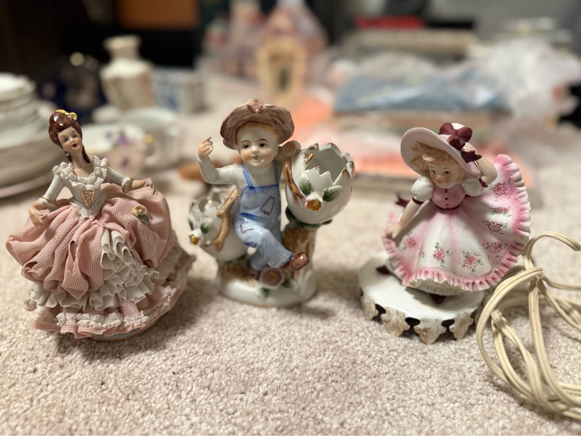Porcelain Figurine Bundle – 3 Pieces (One Lamp)