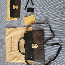 Brand New LV Set . $1500 Pickup In Oakdale 