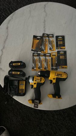 DeWalt 20V Drill & Impact Driver Set with Batteries