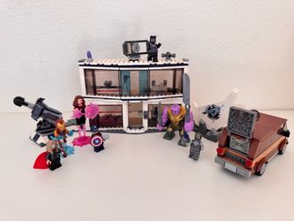 LEGO Marvel Avengers Compound Battle Set