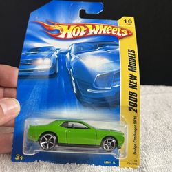 Hot Wheels 2008 Dodge Challenger SRT8