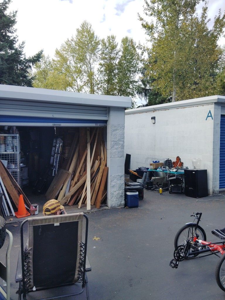 Huge Sale Out Of Storage Unit