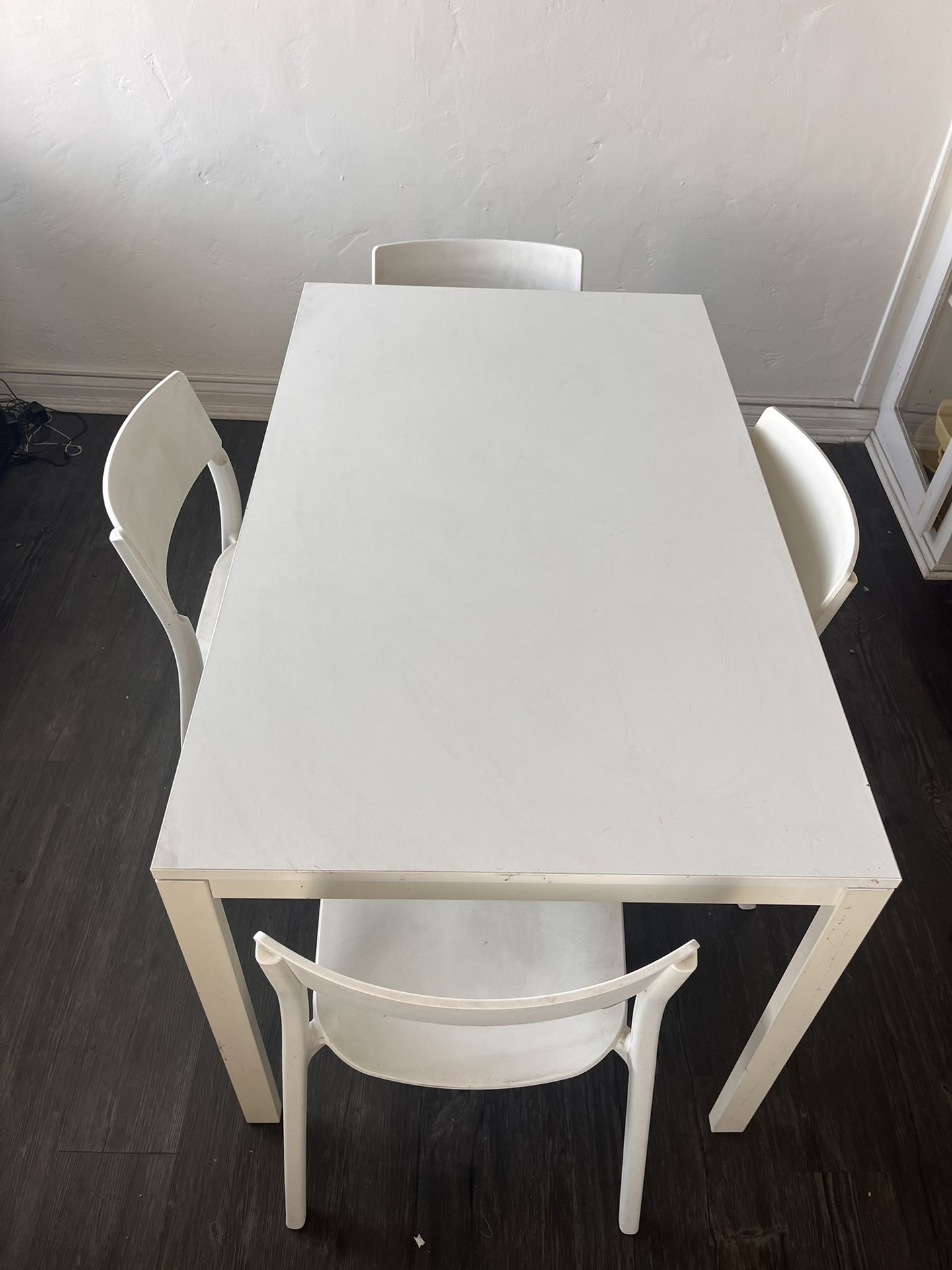 Dining Table & 4 Chairs
