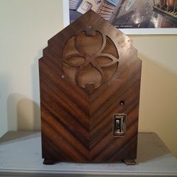 Vintage Tube Radio 1930 Gloritone Model 27 (Restored)