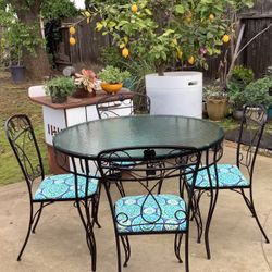VINTAGE WROUGHT IRON PATIO SET