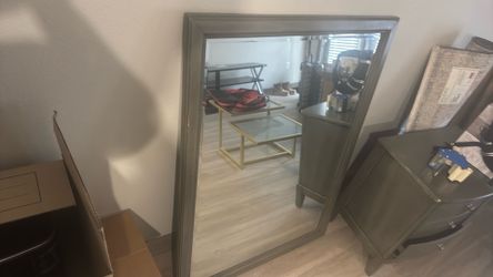 Full Body Mirror – Great Condition | Must Go ASAP | Pickup Only! Moving out in 6 days