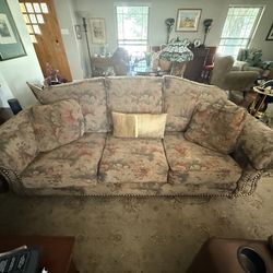 Cozy Living Room Set