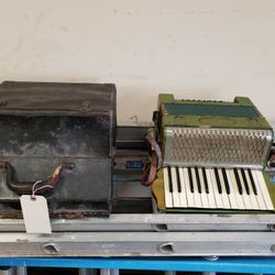 Hohner La Contessa 1940s Vintage Accordion 