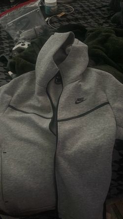 grey nike tech
