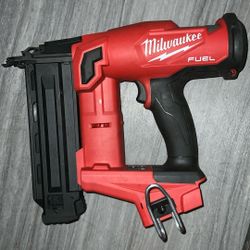 Milwaukee Fuel Cordless Brad Nail Gun